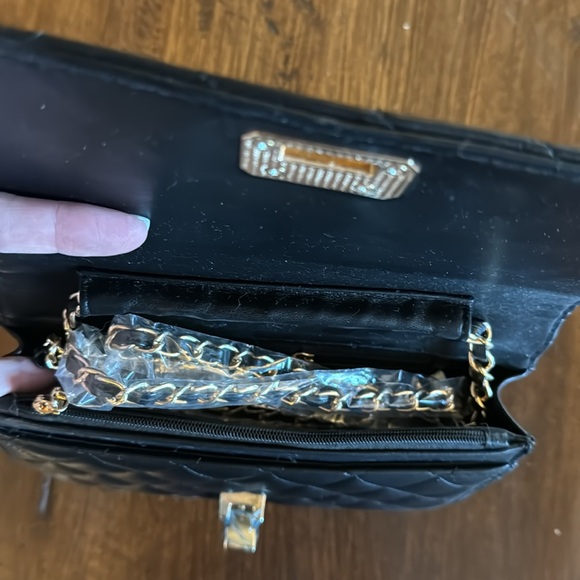 Quilted black leather purse - clutch or with strap - with gold detail - Picture 4 of 4